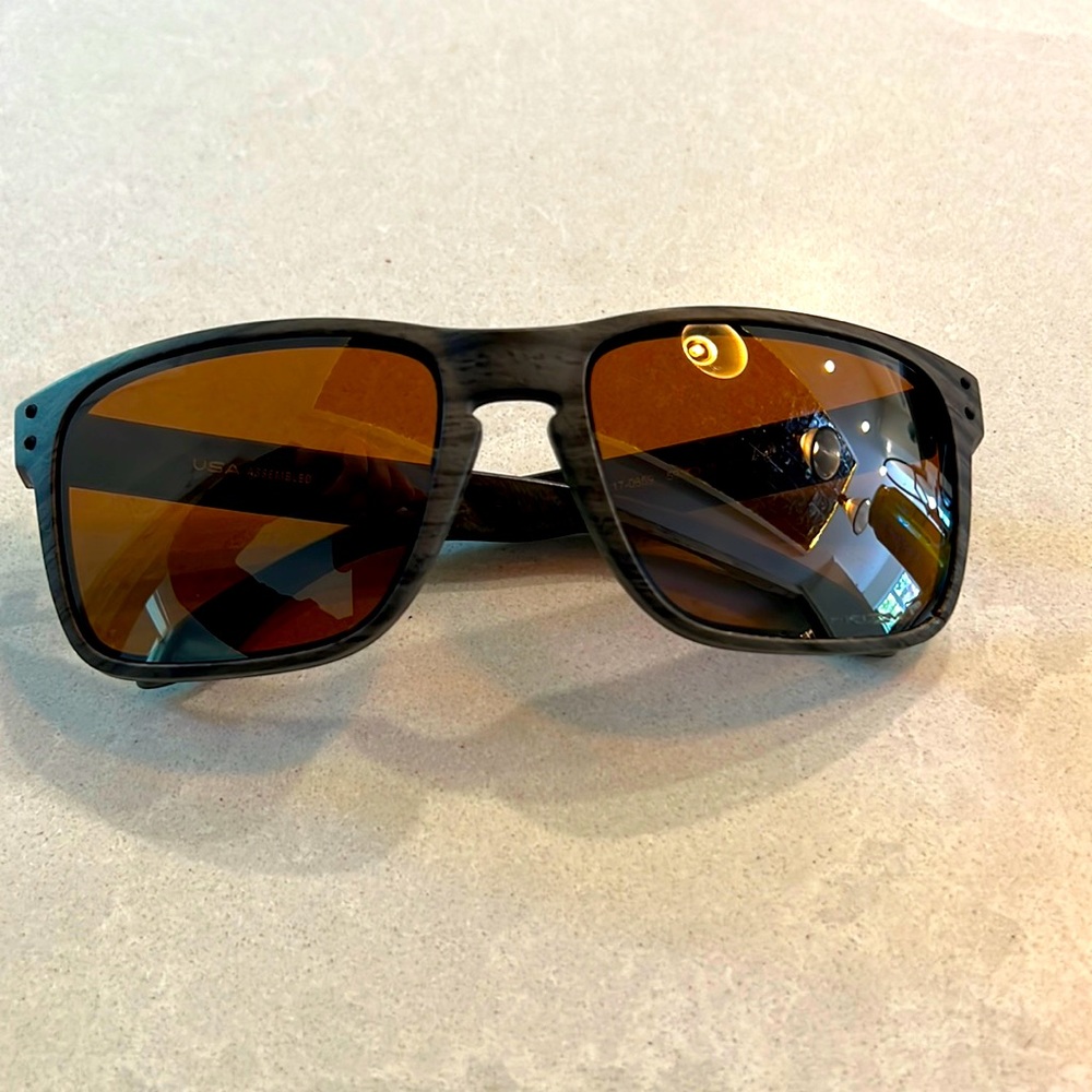 Holbrook XL Woodgrain w/Prizm Tungsten Iridium Polarized